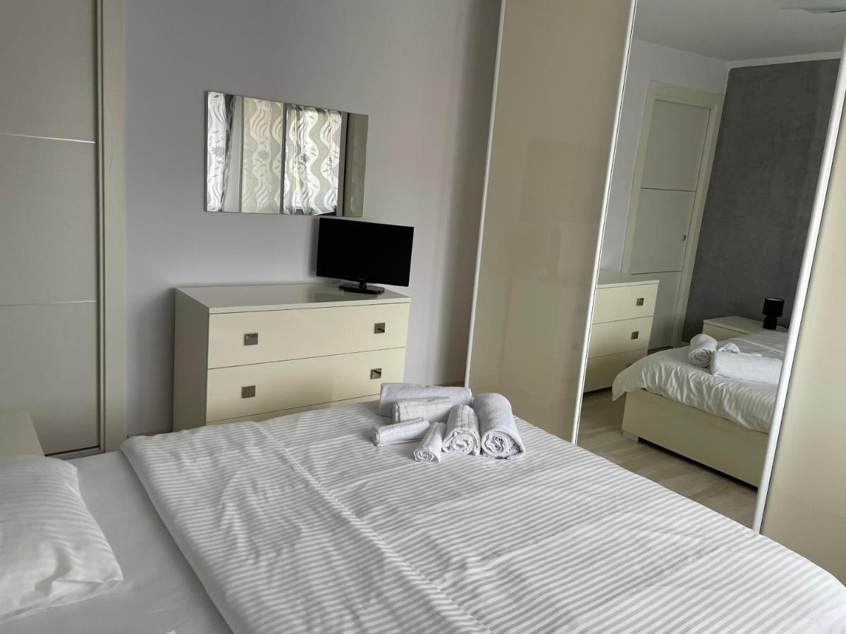 Denis Apartament Turda Exterior foto