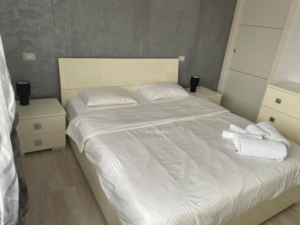 Denis Apartament Turda Exterior foto